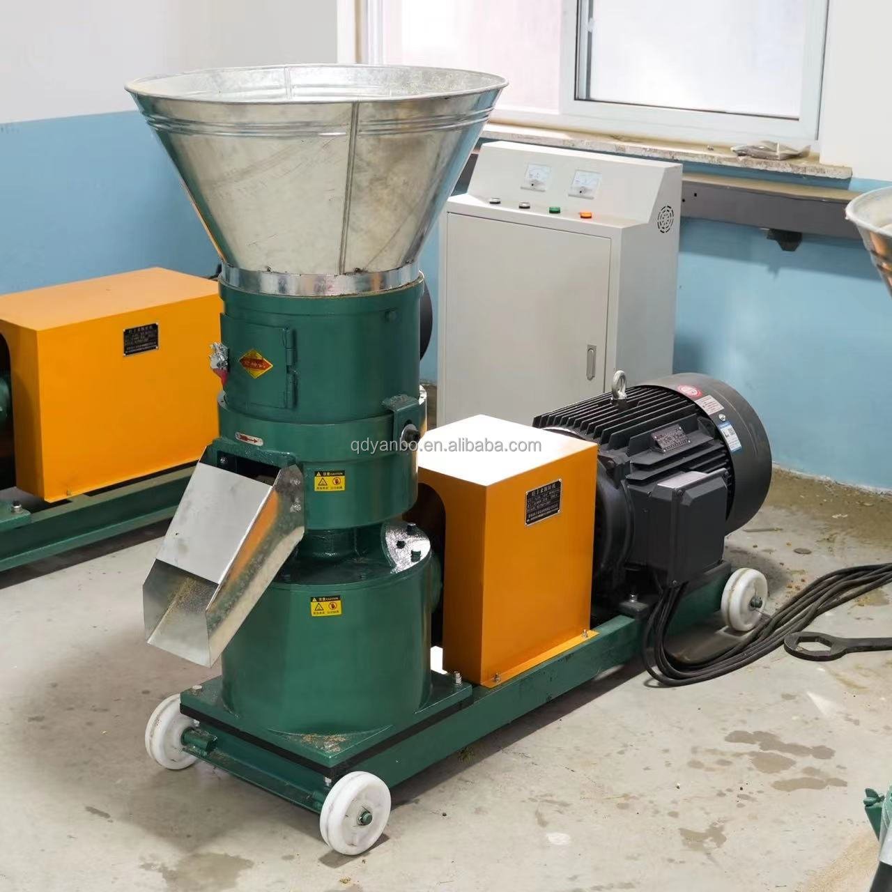 Animal Poultry Cattle Chicken Fish Feed Pellet Making Machine Floating For Livestock Feed