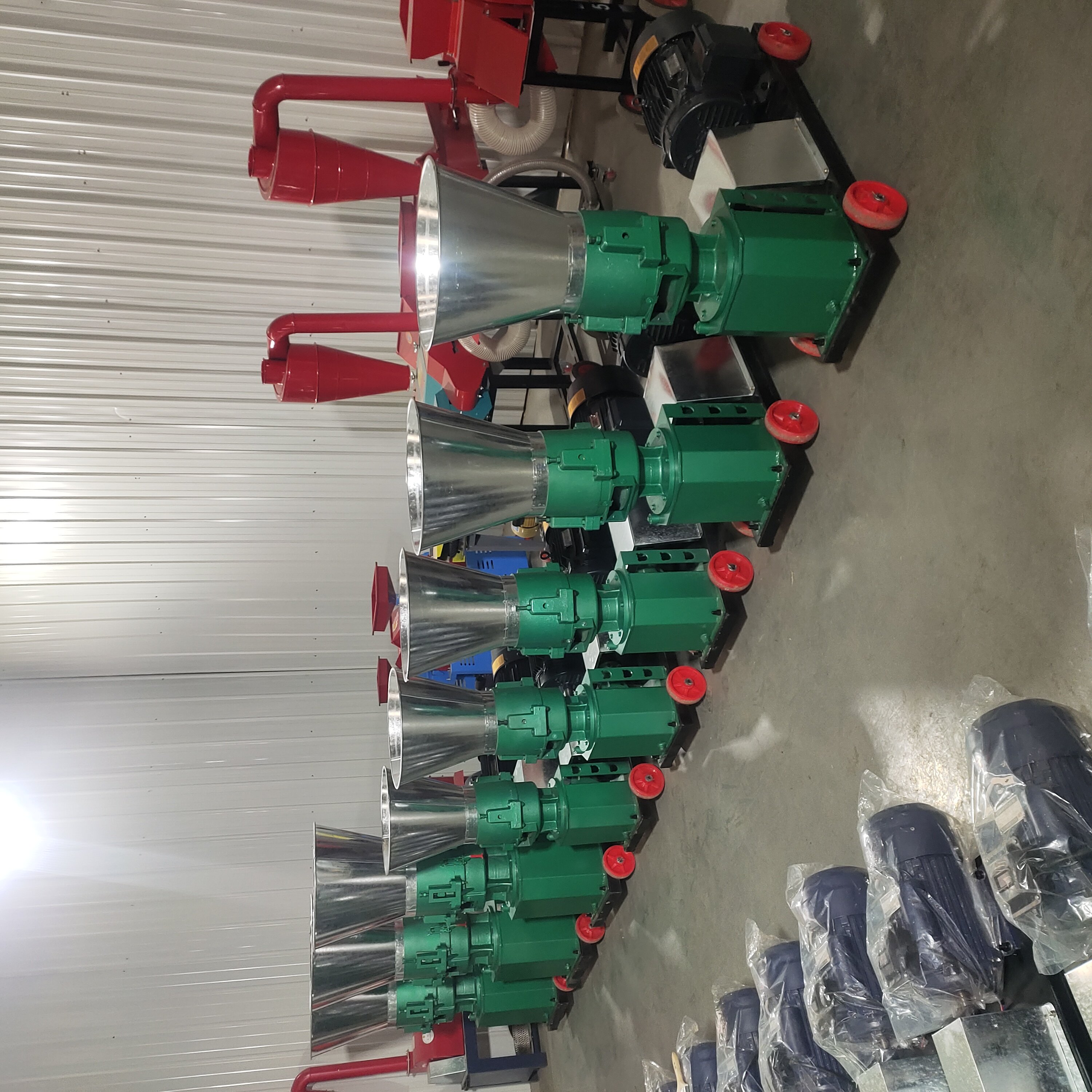 Durable pelletizer feed processing making mini animal feed pellet machine