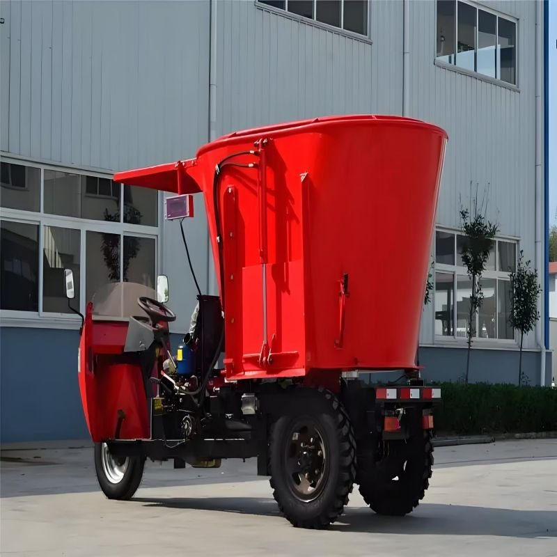 Self-propelled VerticalType Tmr Fodder Mixing Machine/cow Cattle Camel Animal Feed Mixer For Dairy Farm Equipment