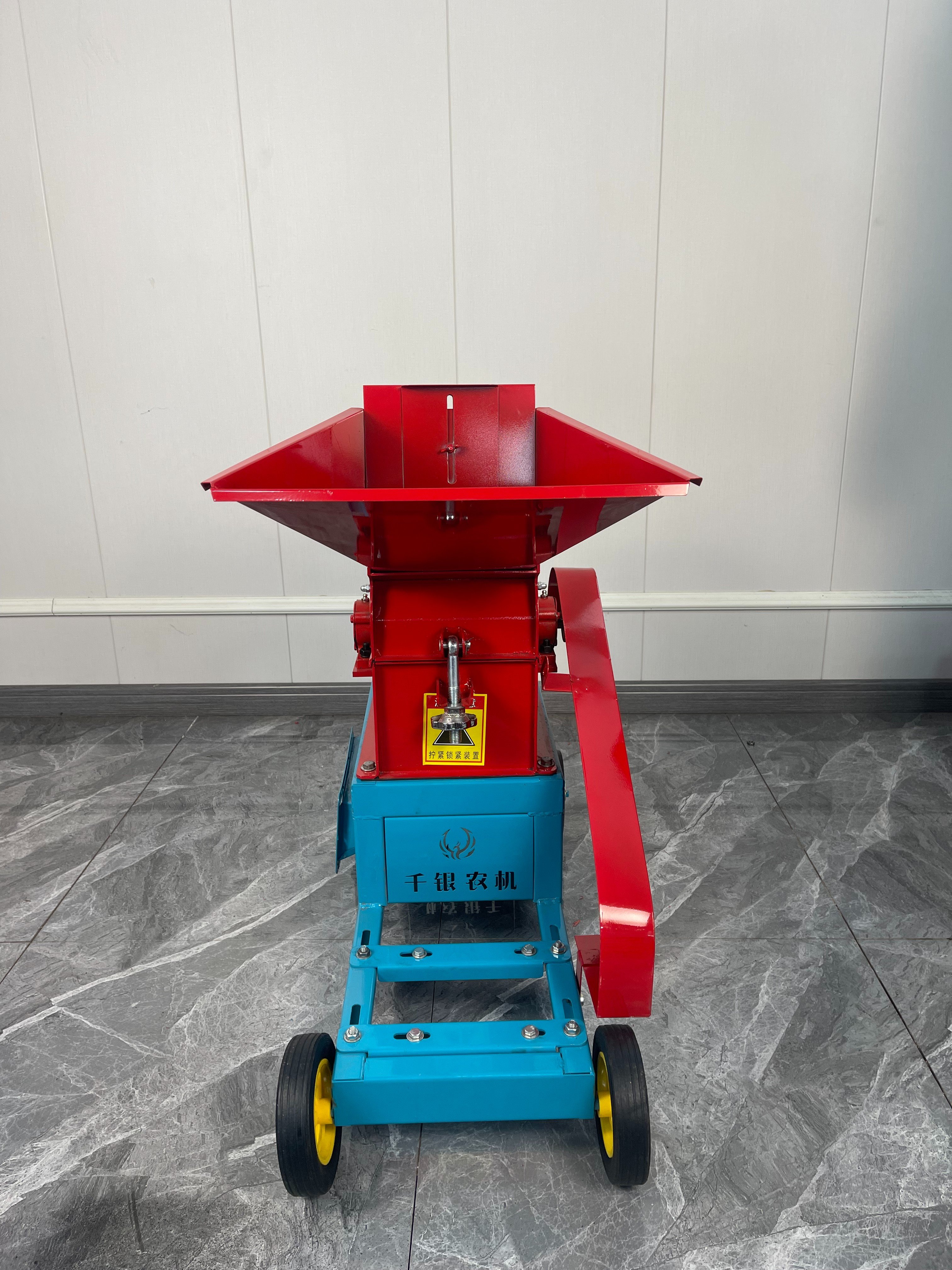 Animal feed processing machine corn grain milling machine maize hammer mill livestock feed crusher machine 600 kg/h