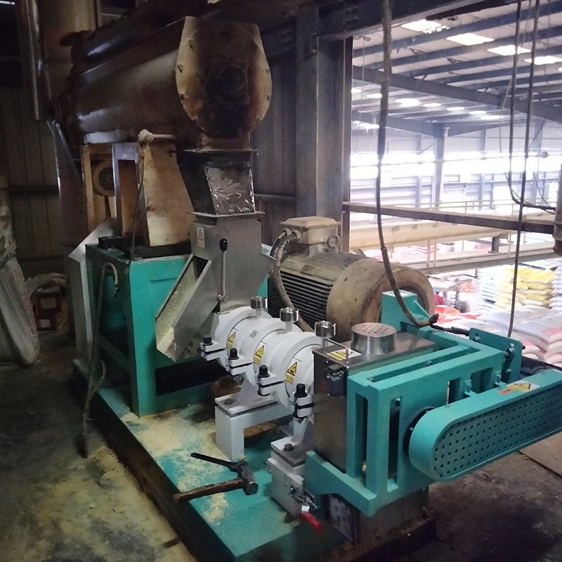 soy flour/corn/soy meal processing machine piglet expander feed for baby pigs single screw extruder
