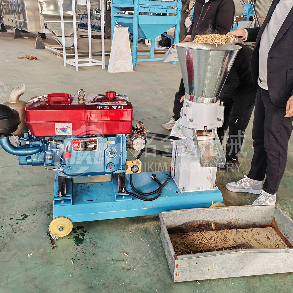 small feed pelletizer machine chicken poultry animal feed pellet making machine pelletizer with diesel engine