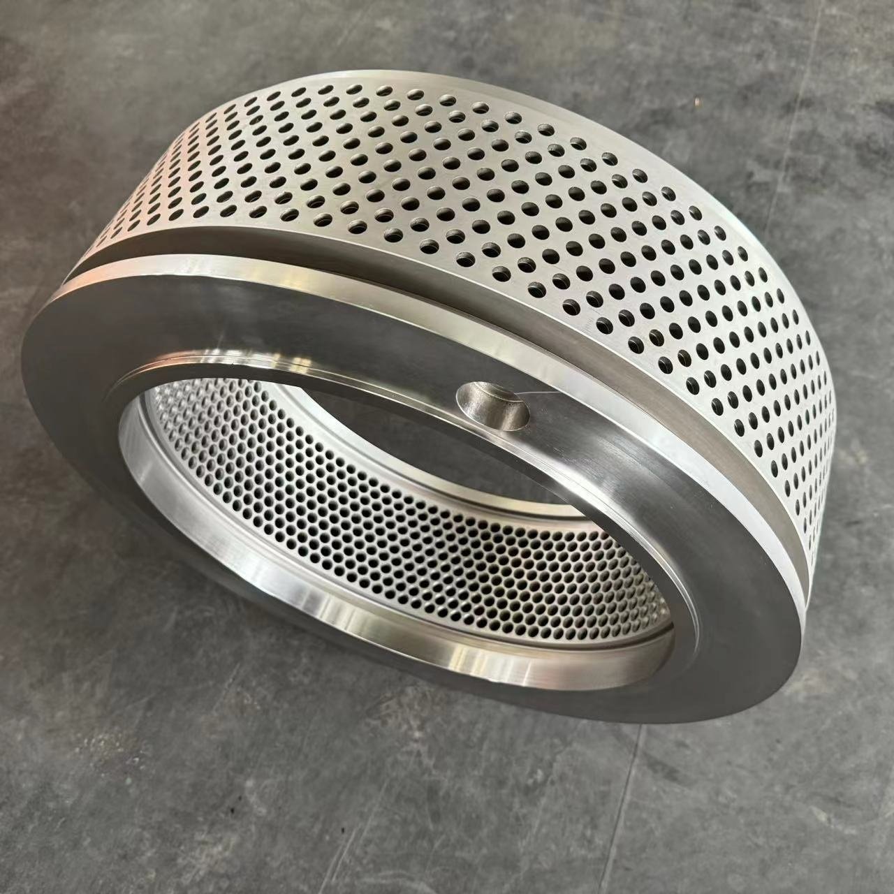 Exceptional quality KMPM-450 nice price factory direct+86 19856302985 for animal feed pellet machine ringdie Matrix disc HKJ 450