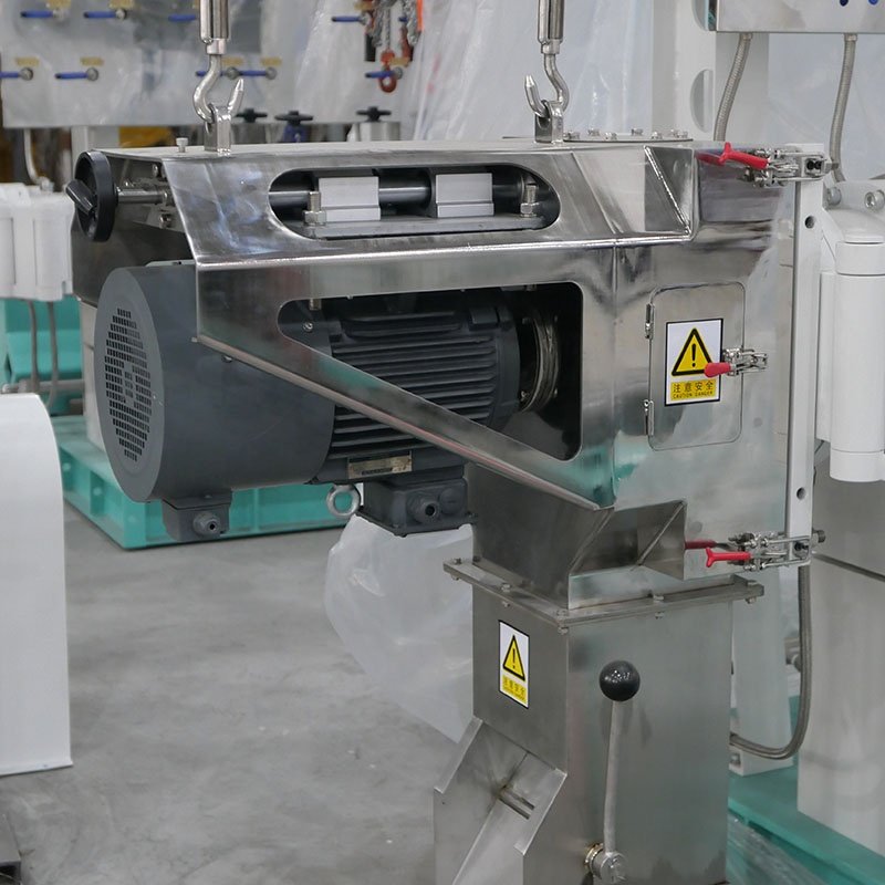 Best Quality Sea flaky/particle shape Animal Food machine sinking abalone Fish feed Extruder