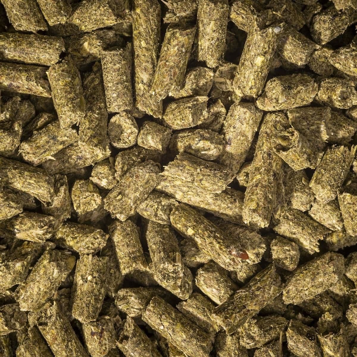 Natural Cattle feed Alfalfa Pellets Animal Feed for sale High nutritional value