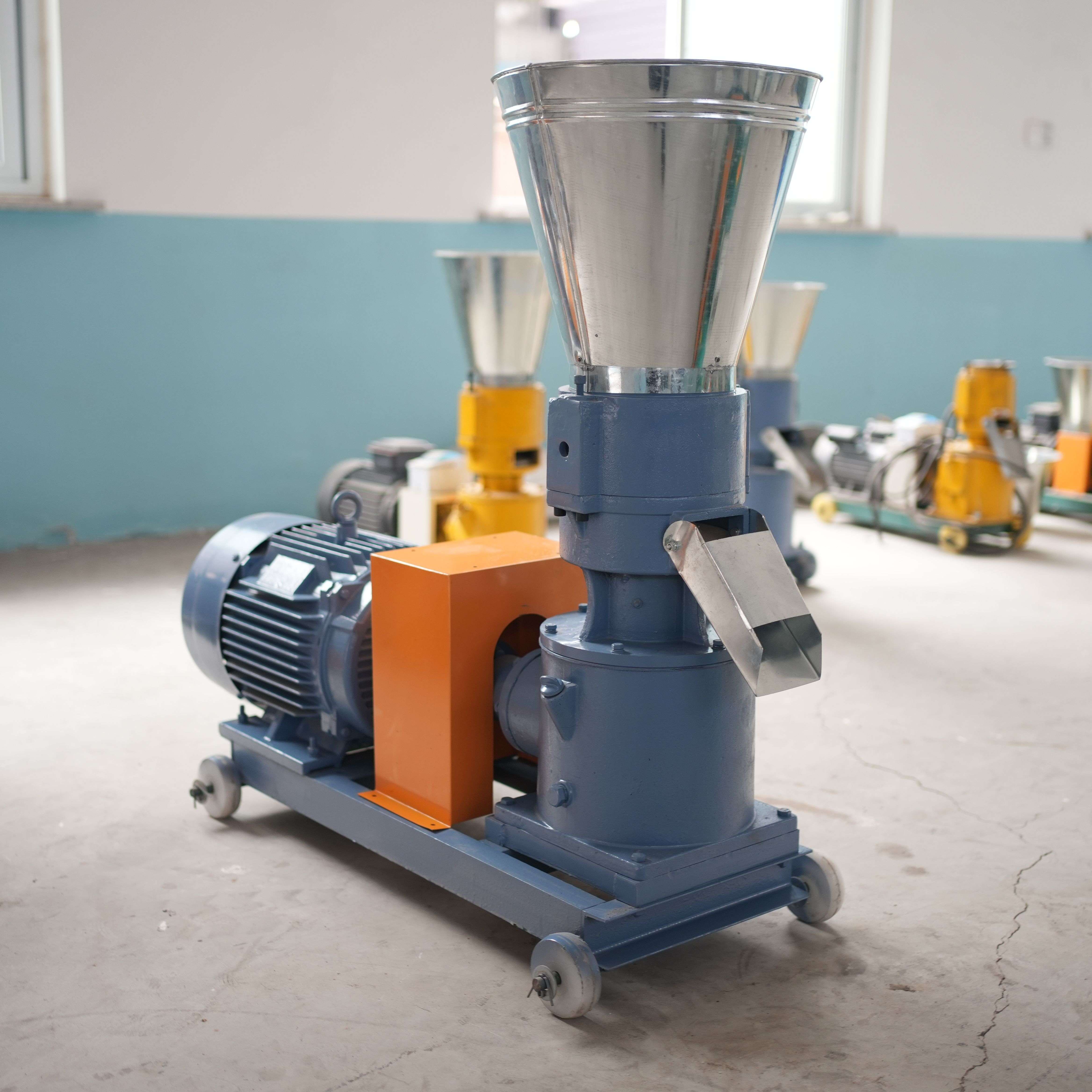 Chicken Sheep Cattle Animal Poultry Farm Production Pelletizer Making Processing Engine Feed Pellet Machine Of Animal