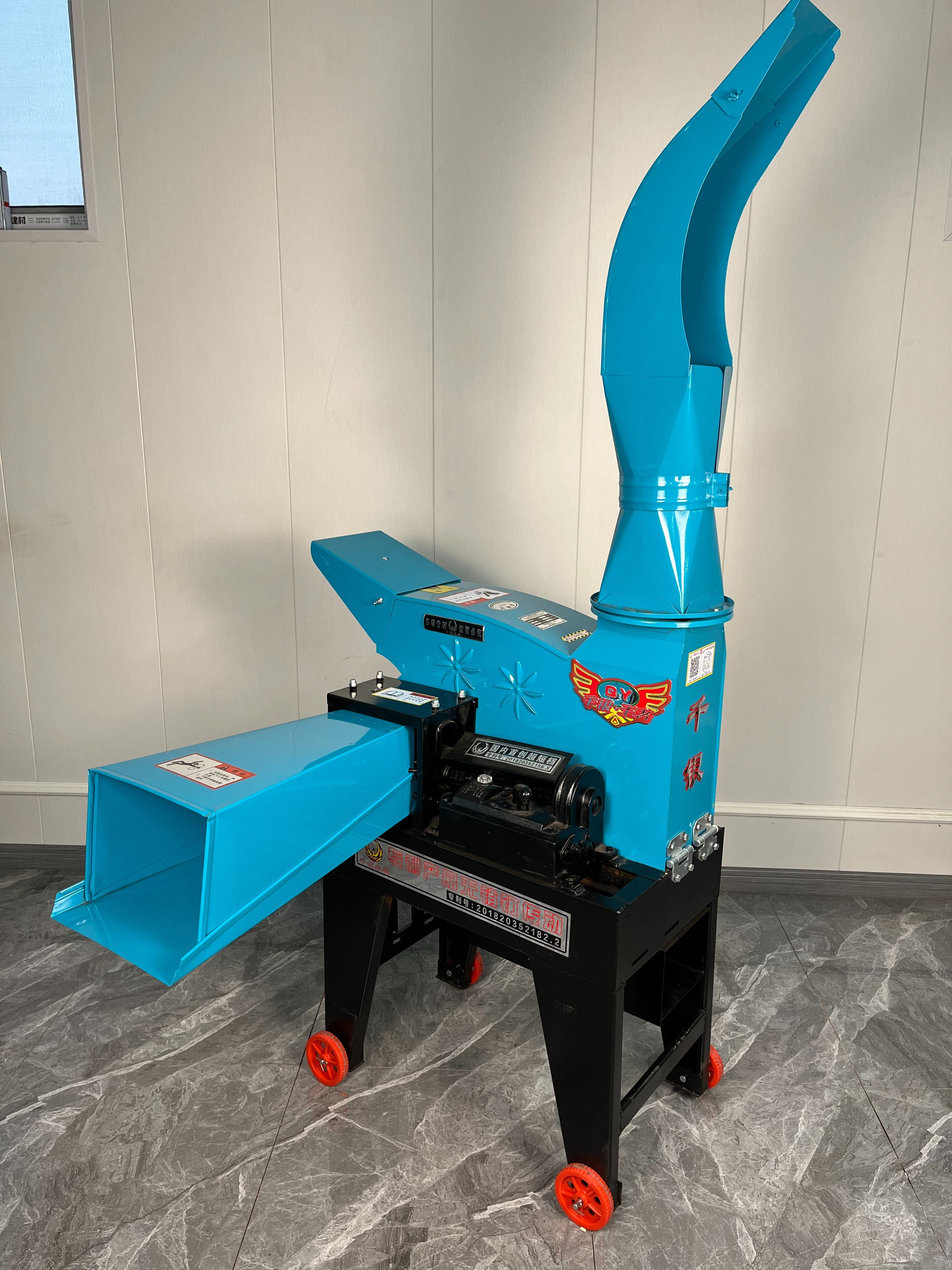 Livestock silage hay straw corn stalk crusher grass chopper chaff cutter machine for animal feed farm 2.2 ton/h
