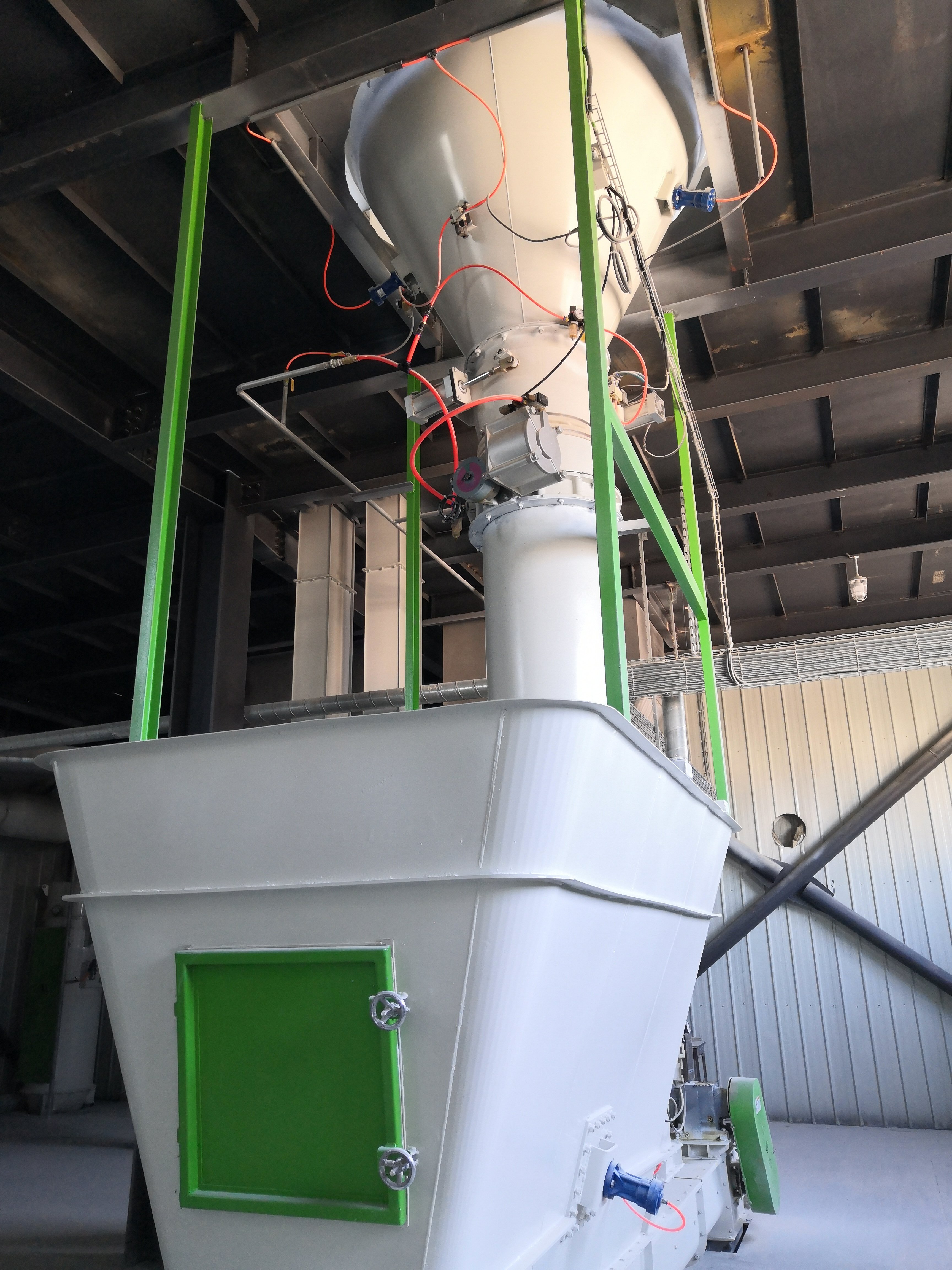 broiler chicken starter grower finisher poultry premix feed additive
