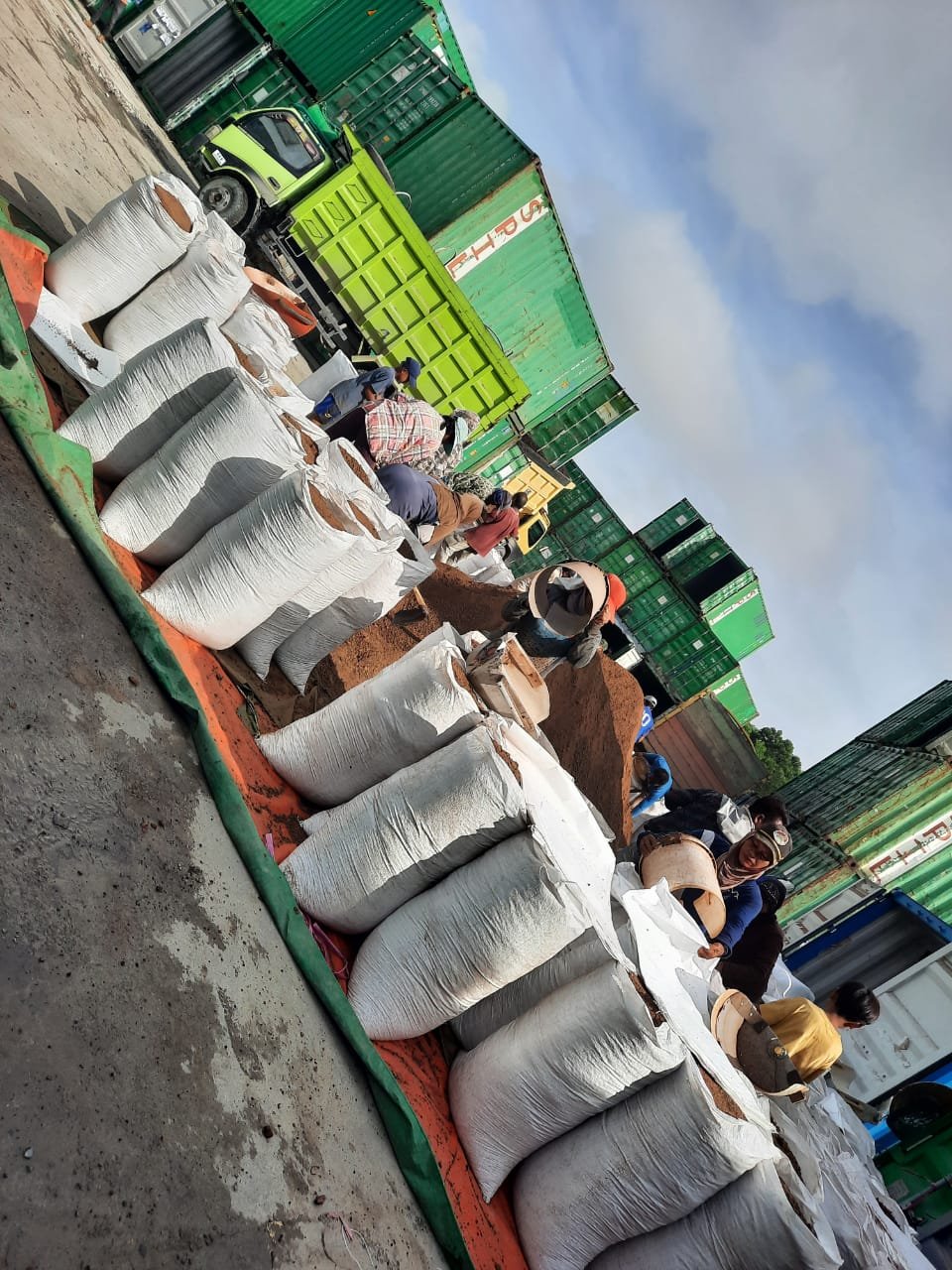 Animal Feed For Sale Medium Energy Levels Provide Farm Products Manufacturer Quality Stock Feed Palm Kernel Expeller Indonesia