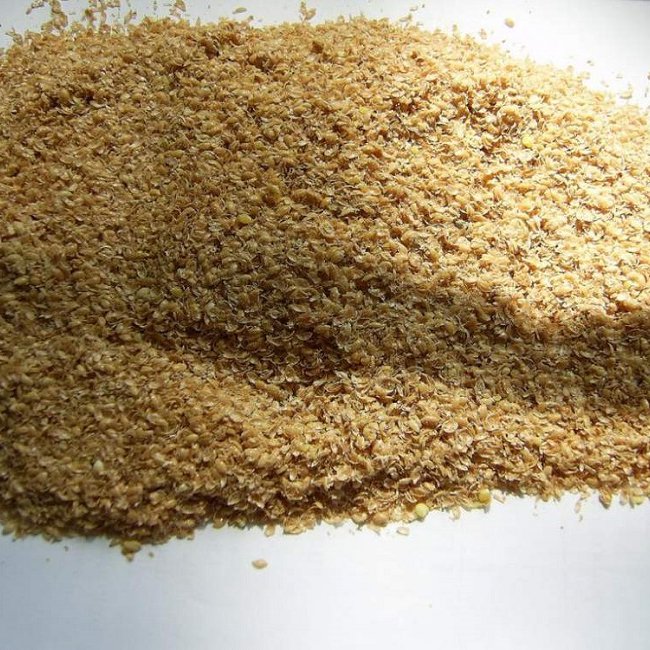 High Quality Top Grade Wheat Bran Meal Dried Animal Feed Fish Pig Cattle Horse Dog Available Bulk Food Maize Corn Grain Bags