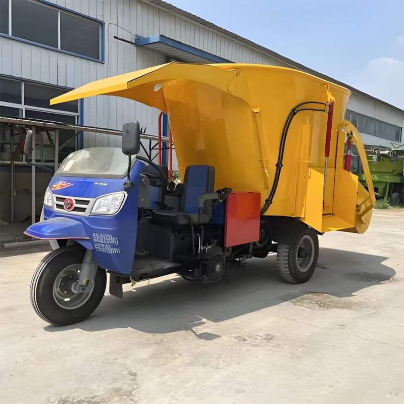 Onboard Total Mixed Ration TMR Animal Feed Mixer for Cattle New Home Farm Use with Engine Pump Gearbox Bearing Core Components