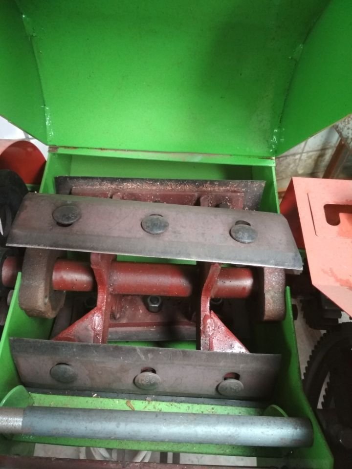 DAWN AGRO Home Use Hay Silage Chaff Cutter Machine Animal Feed Cutting Machinery Grass Copper for Wet and Dry Straws in Kenya