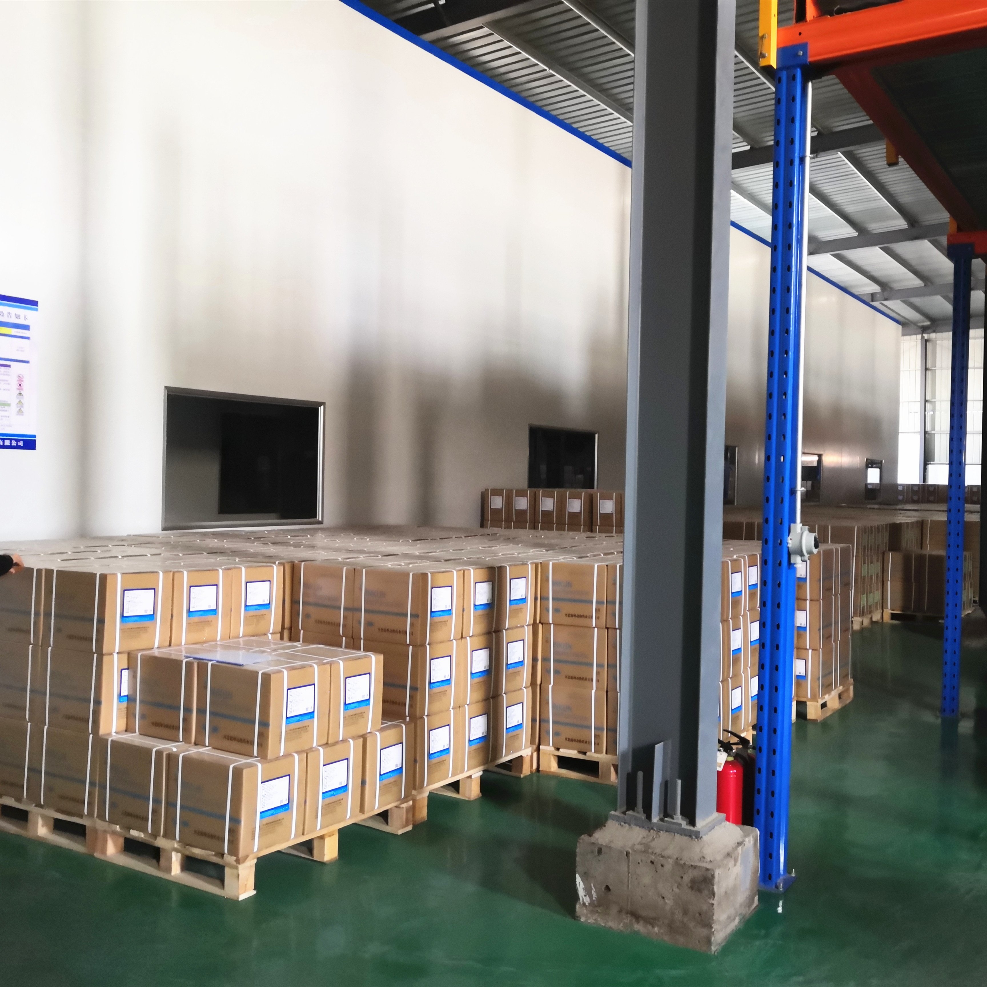 Growth promoting feed for broiler chickens premix feed for laying hens