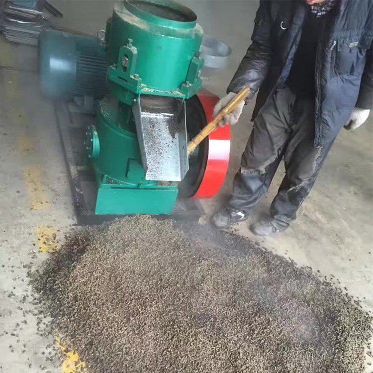 Small Farm Use Animal Feed Grass Pellet Machine Diesel Pellet Machine for Cow Poultry Feed Pellet Machine with Spare Parts