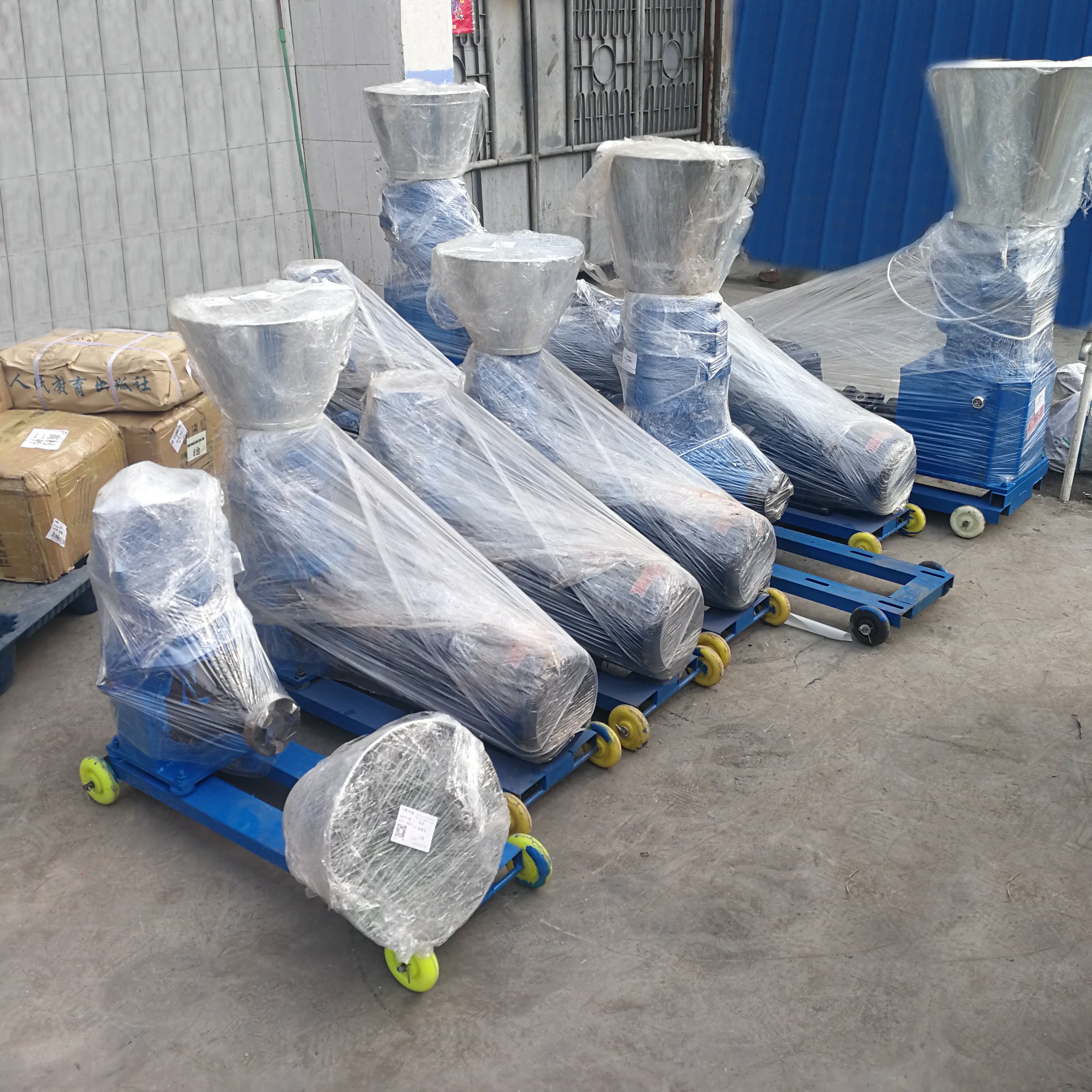 2.5mm 4mm 5mm small farm use chicken feed making machine fish feed extruder pellet machine animal feed pellet machine for sale