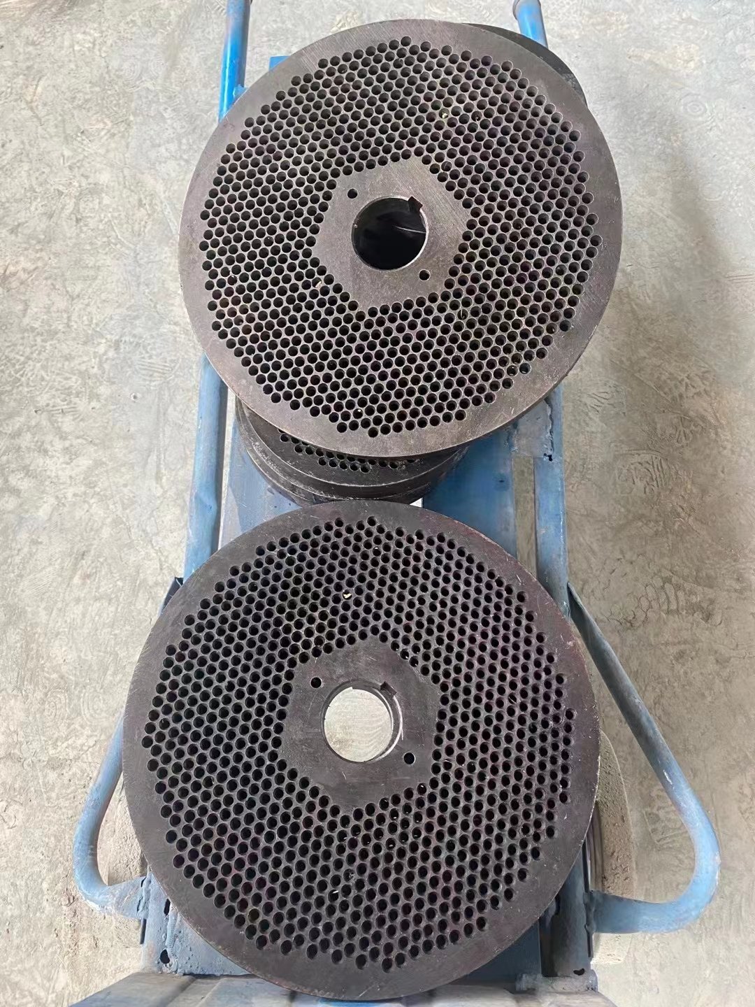 New Arrival Poultry Fish Feed Processing Machines 220v/380v Animal Feed Pellet Machine with Grinding Disc for Sale Motor 1 Set