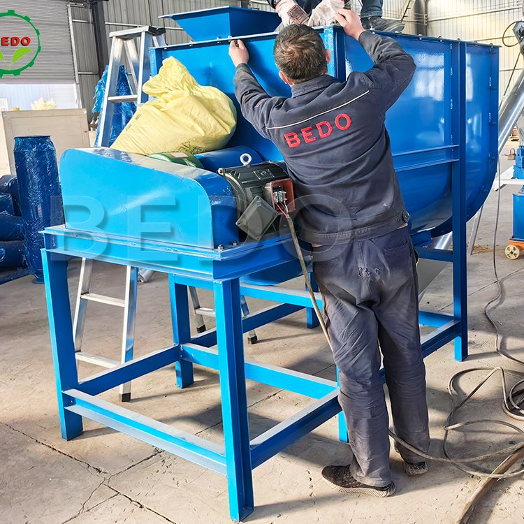 Poultry Feed Complete Production Line Horizontal Feed Mixer Cattle Chicken Pig Chicken Animal Feed Mixing Machine Price