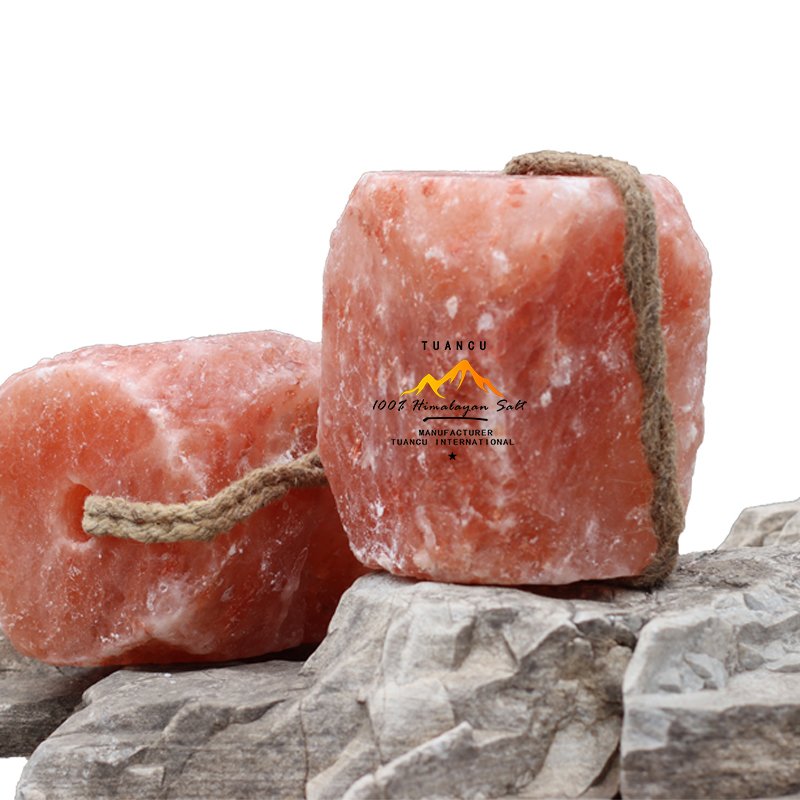 Rock Pure Himalayan Natural Animal Feed Mineral Salt Lick sheep Cattle Salt Lick With Rope