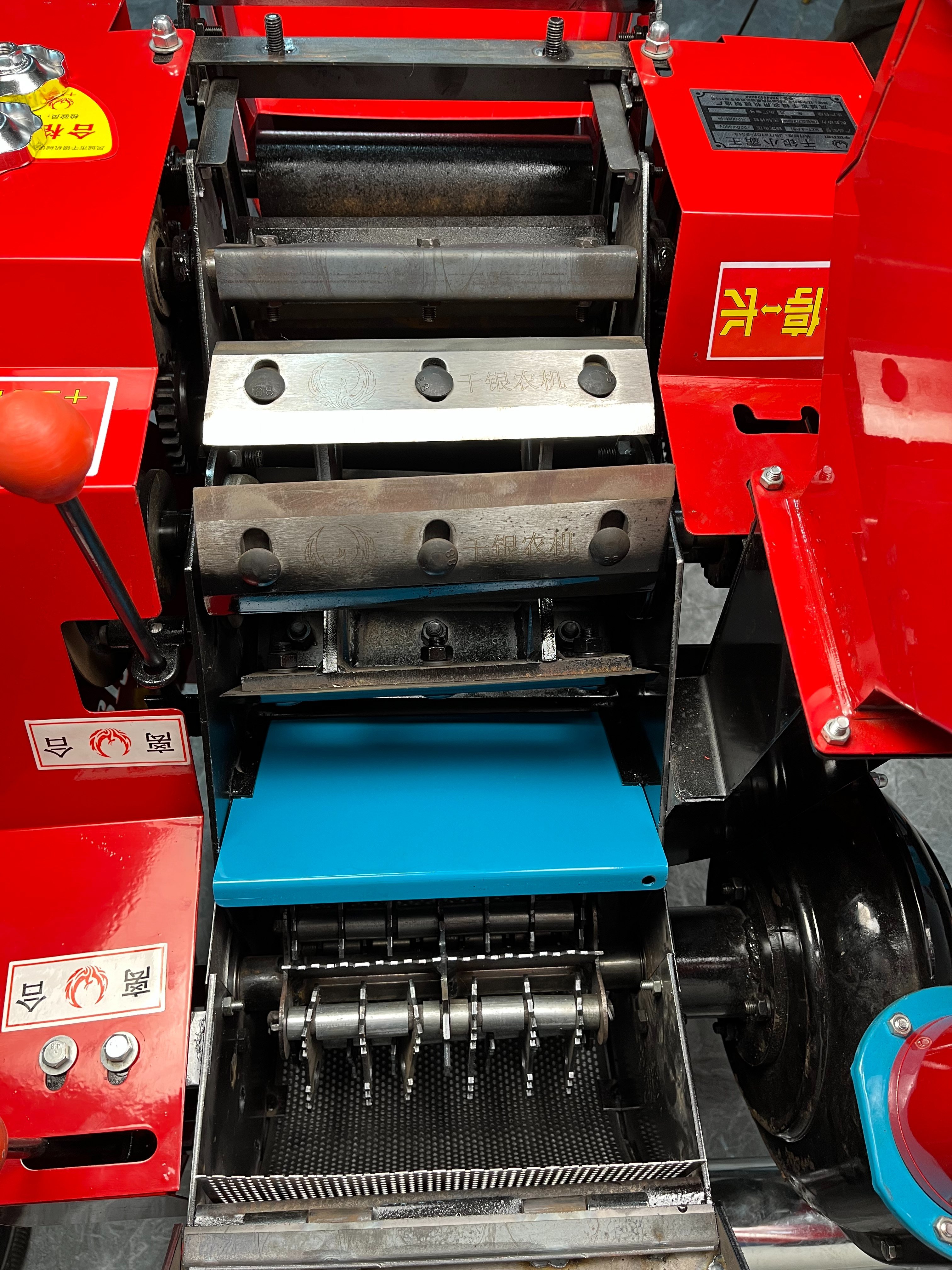 Automatic livestock feed silage fodder stalk straw grass chopper crusher chaff cutter machine for animal feed 4800kg/h