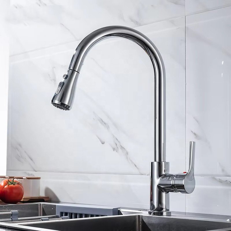 Luxury Single-Handle Brass Brushed Gold Sink Faucets Hot and Cold Kitchen Mixer Taps with Pull-Down Spray Ceramic Valve Core