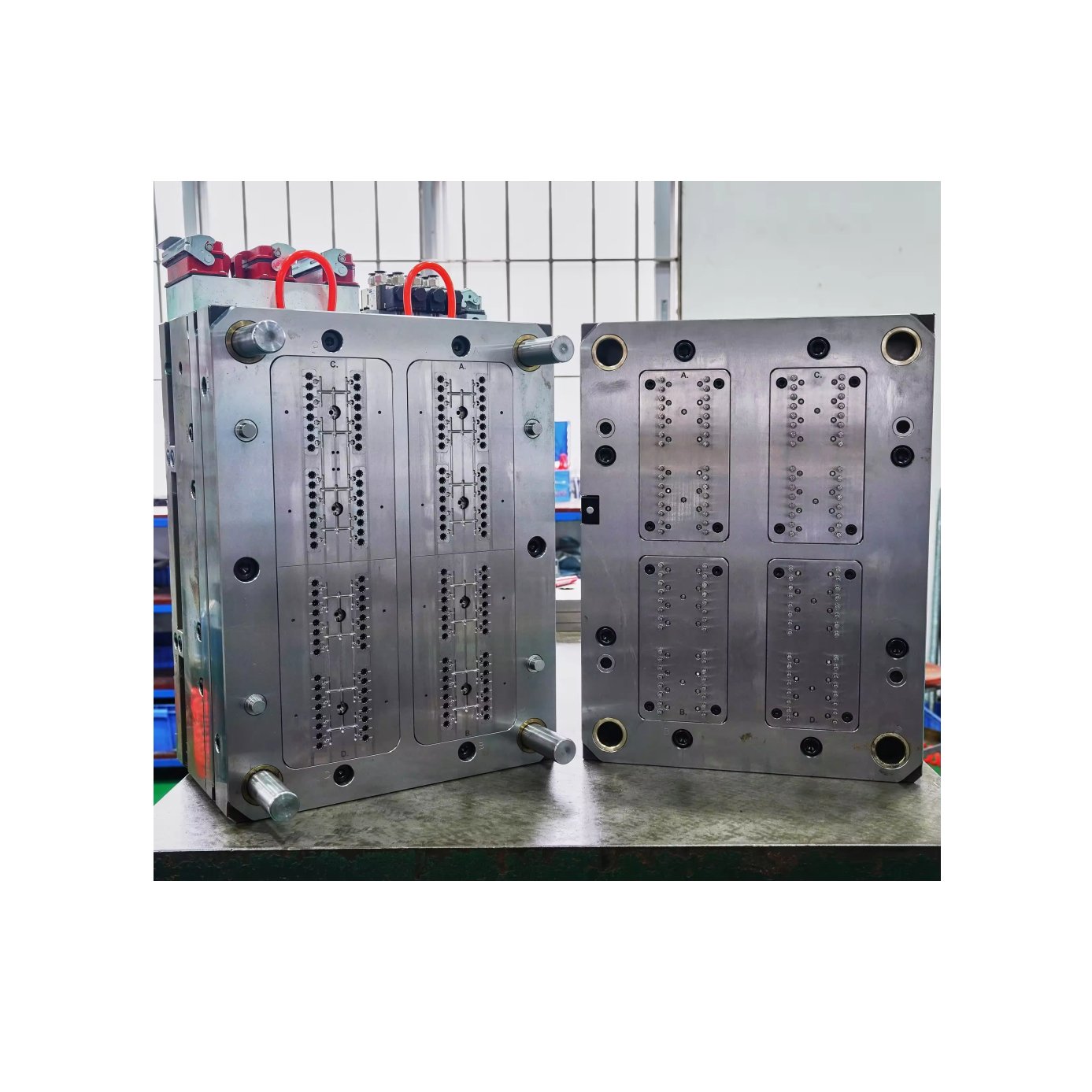Professional manufacture precision molds, aerosol valve mould spray pump mold and insert mold Plastic mould.