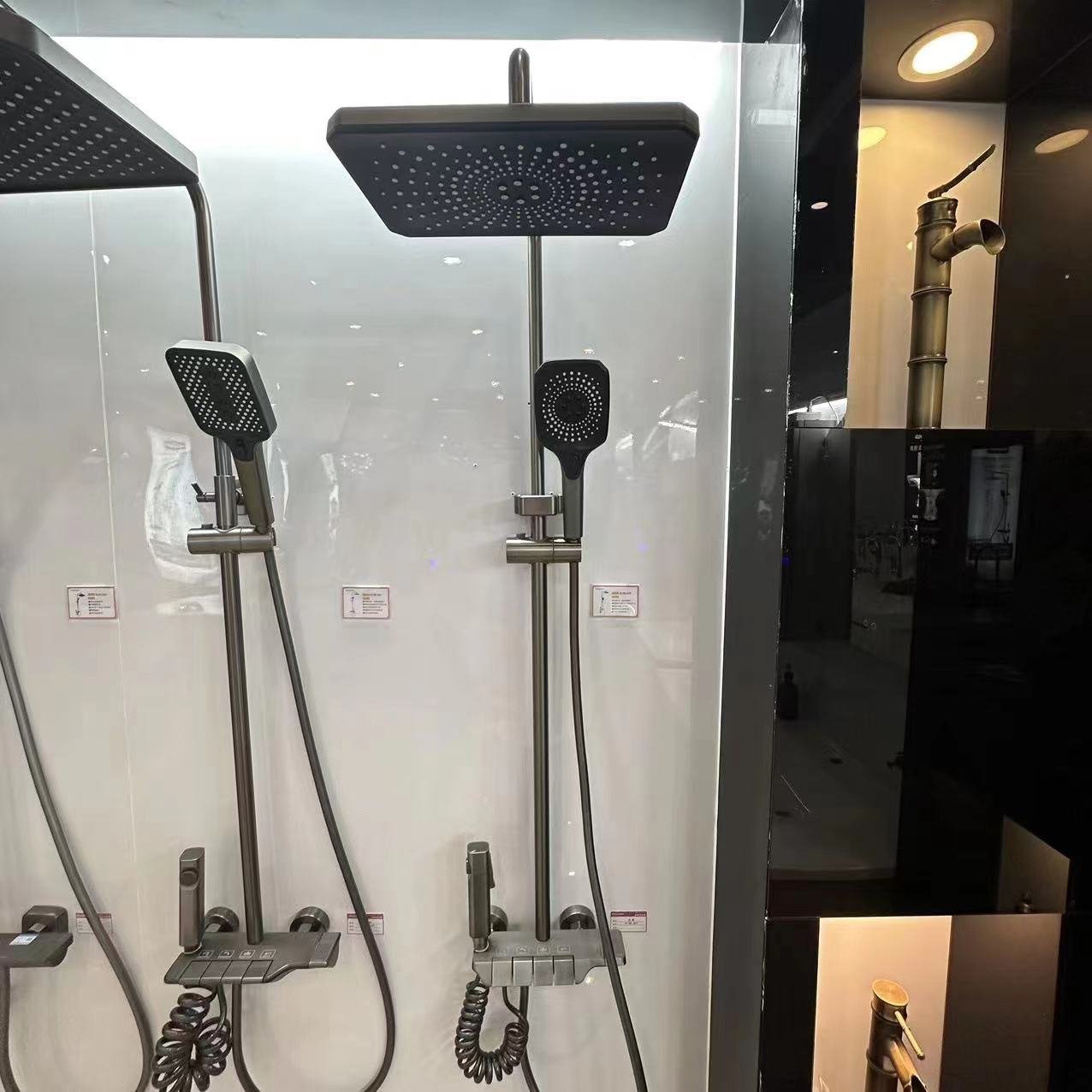 All-Copper Single Handle Handheld Shower Set Classic Style Rain Spray Pattern Lifting Rod Ceramic Valve Core Made Brass Material