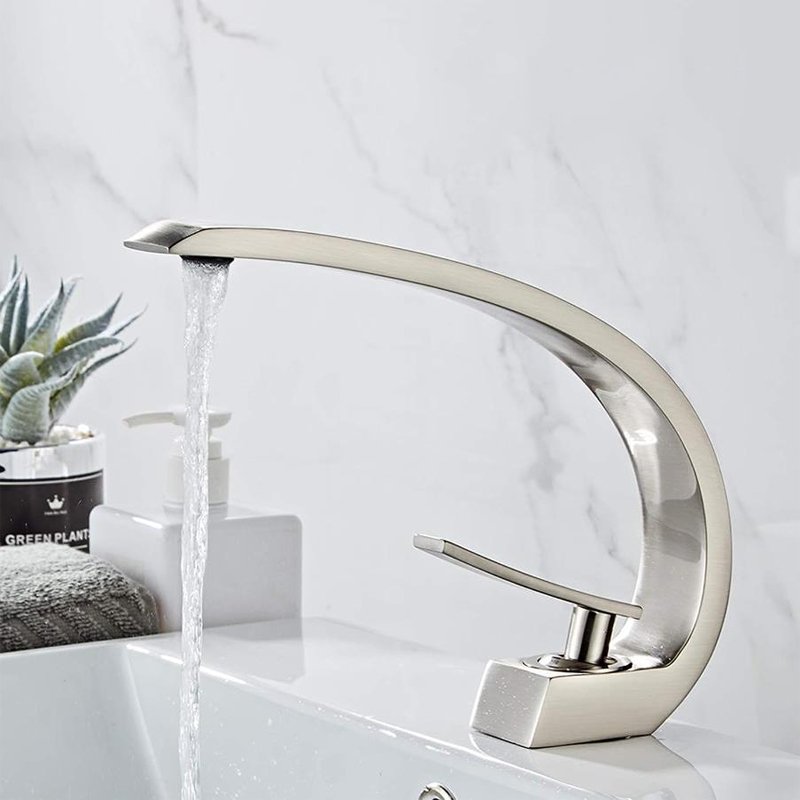 Gold Black Polished Bathroom Vanity Faucet Single Handle Water Mixier Basin Sink Faucet Torneira Banheiro