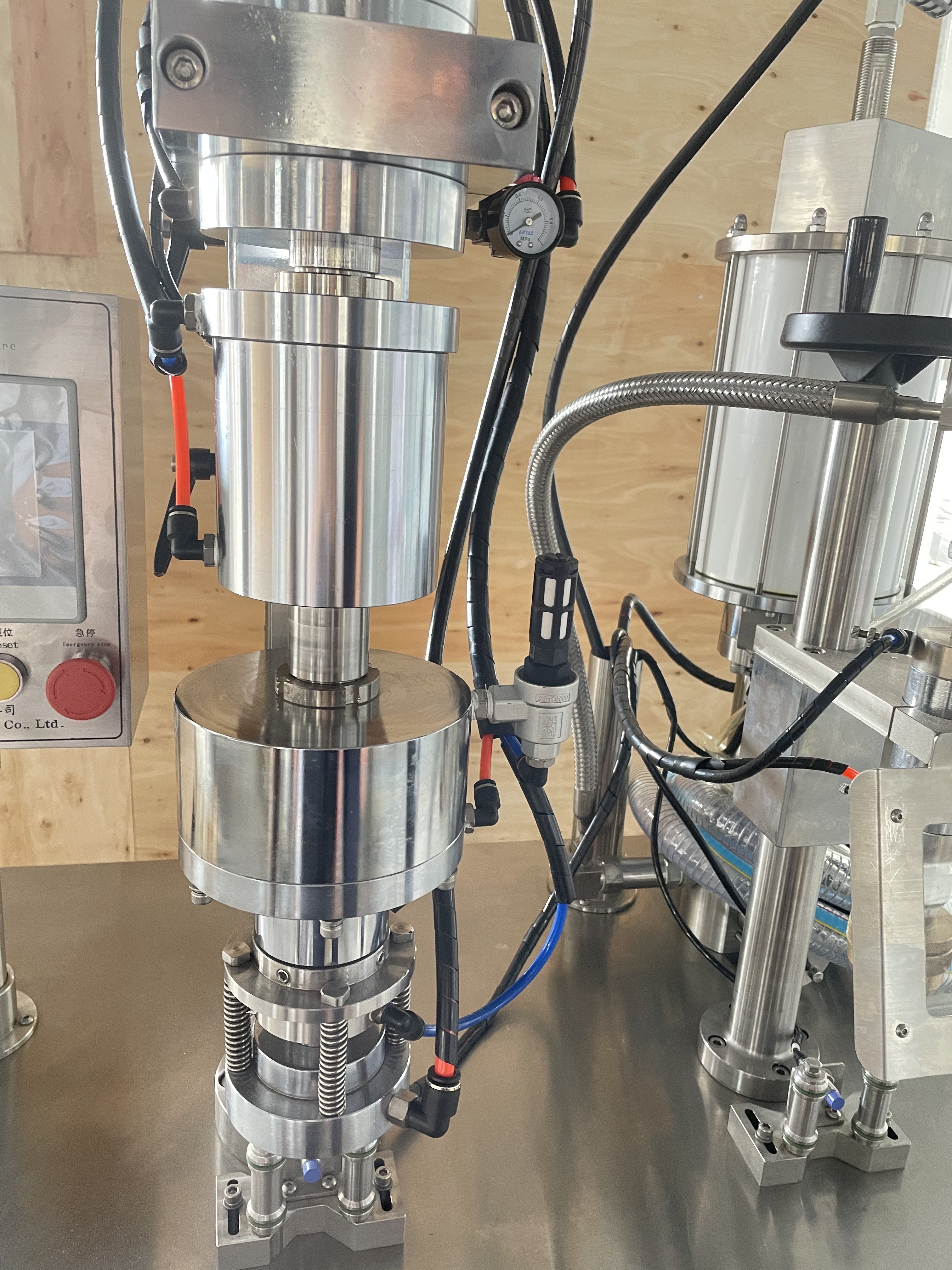 Semi Automatic Bag On Valve Aerosol Can Filling Machine BOV Aerosol Spray Filling Packing Machine for Self Defense Pepper Spray