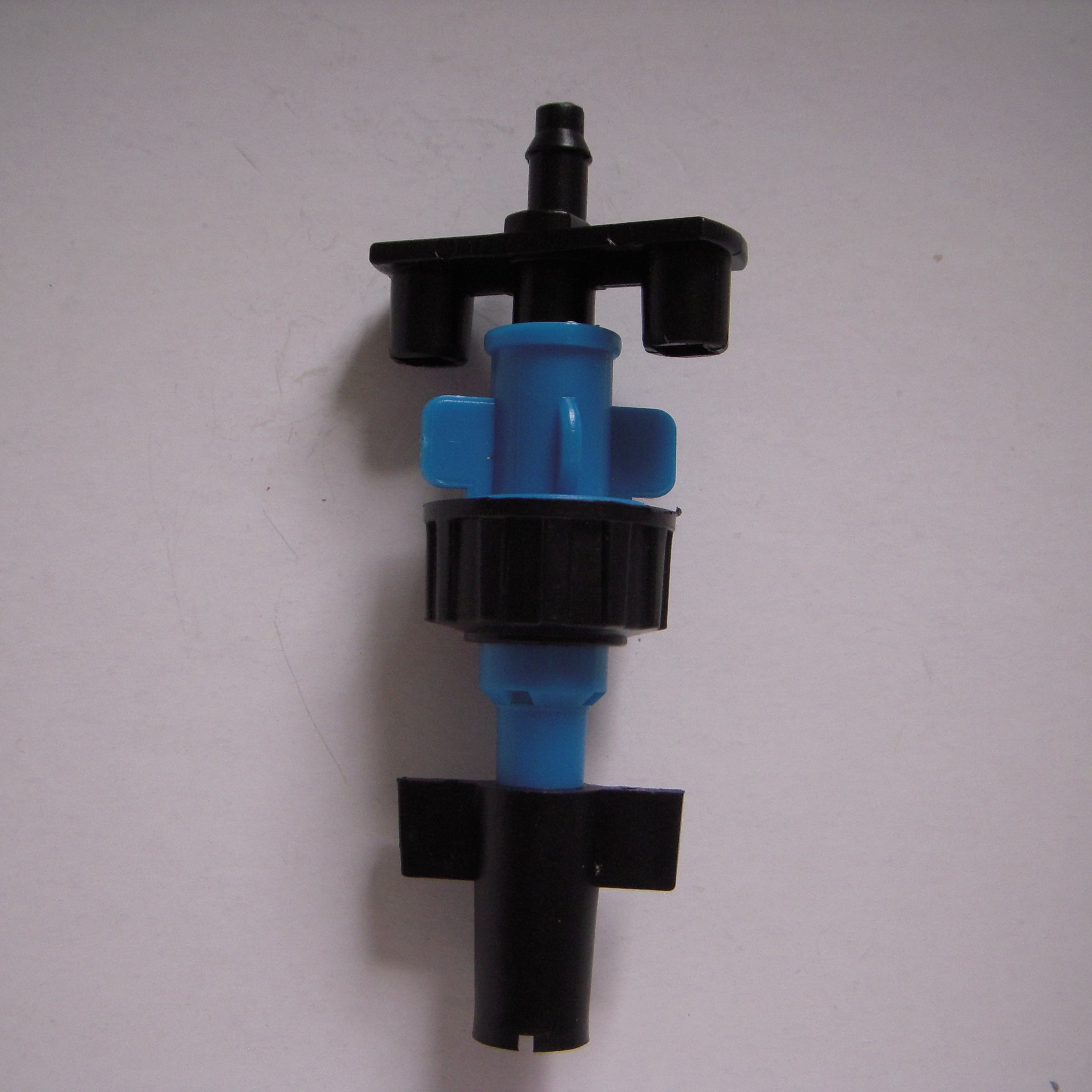 one way fogger with anti drip valve irrigation spray nozzles