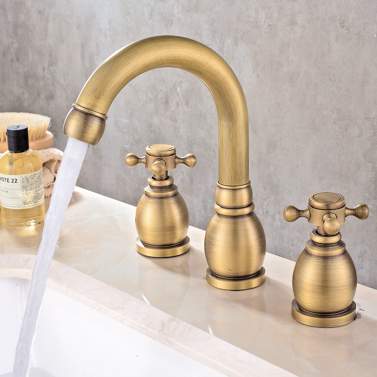 French Retro All-Copper Three-Hole Hot Cold Toilet Basin Faucet Modern Design Single Handle Ceramic Valve Core Home Bathroom Use