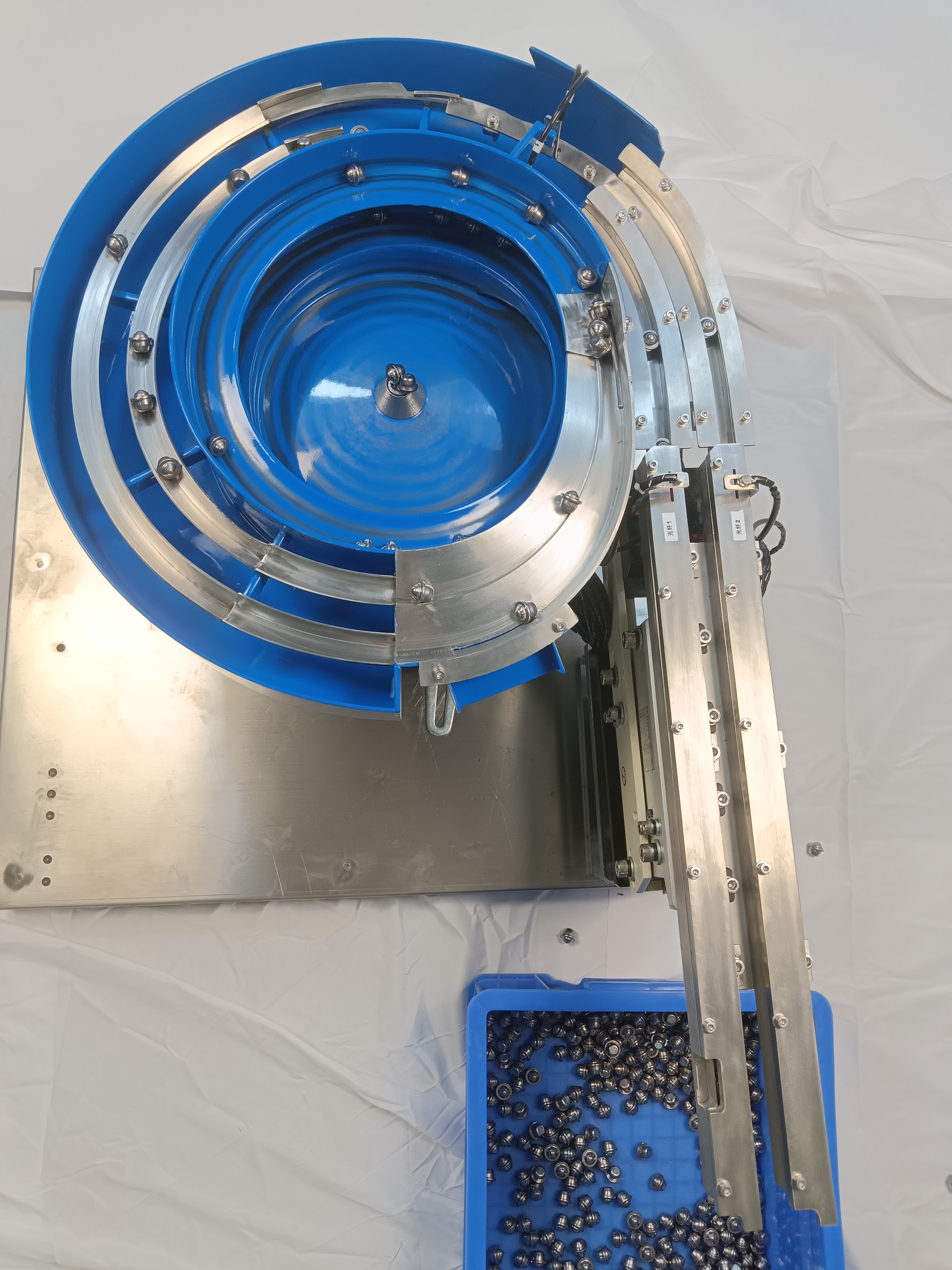 Thermal Vibration Feeder With Automatic Alarm Warning System Bowl Feeder Copper Tube Vibration Hopper Feeder Vibration Platform