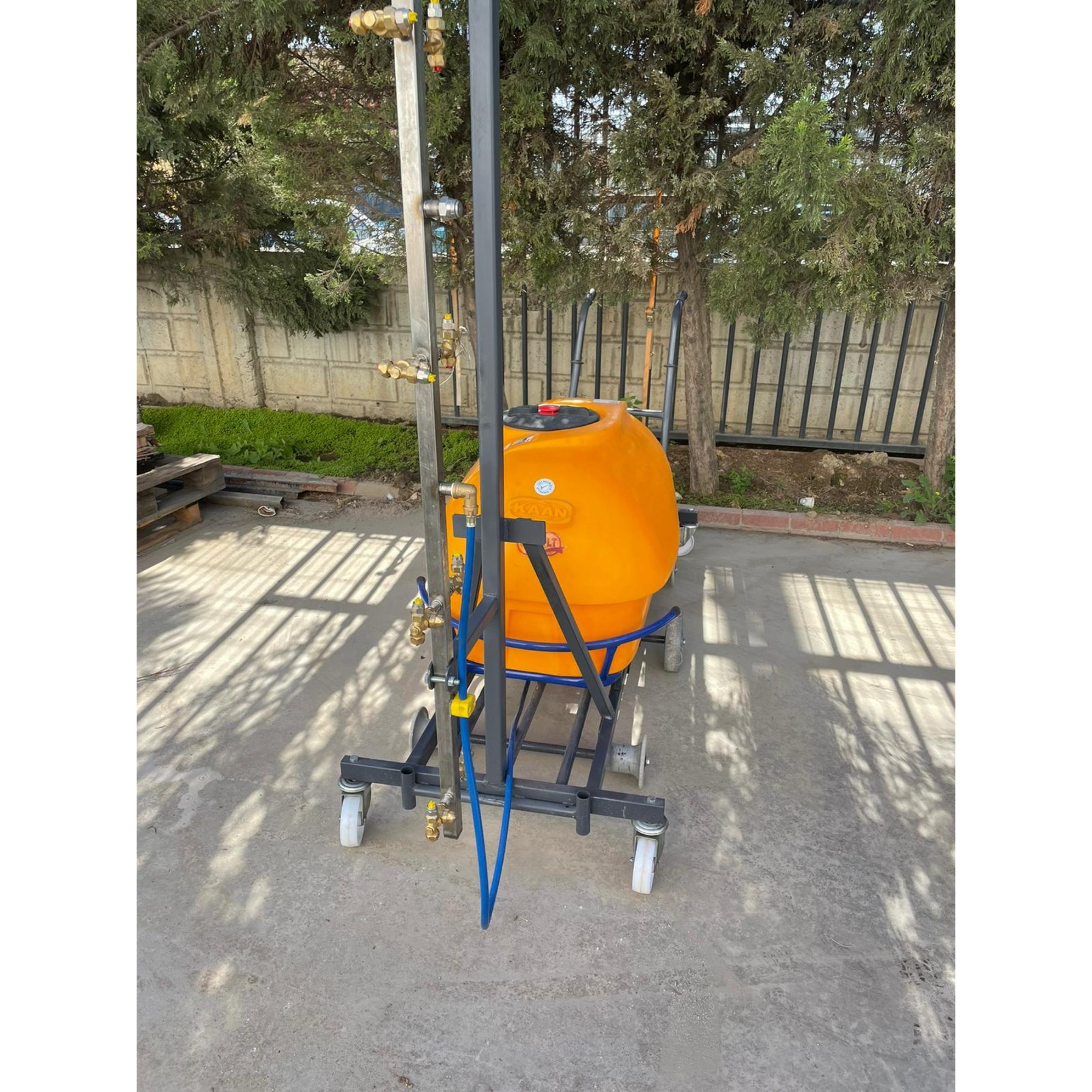 Manual Disinfestation Tank Spraying Machine Greenhouse Spraying Tank Spraying Capacity Greenhouse Line Trolley