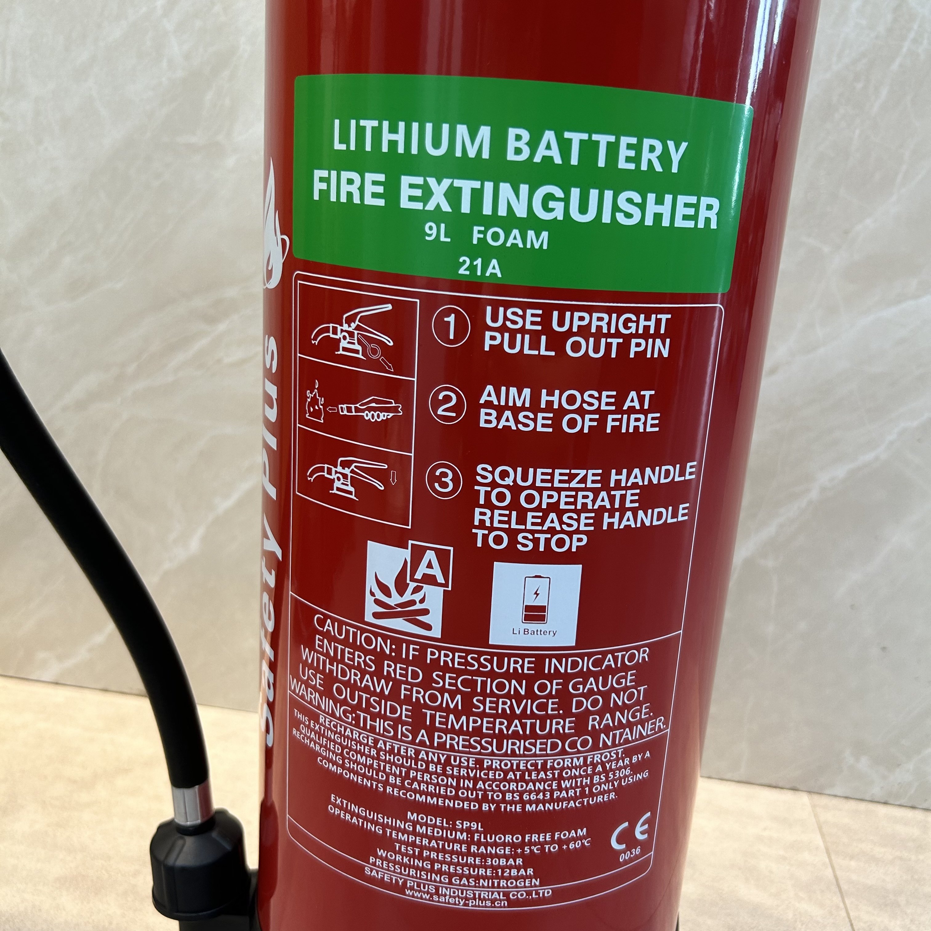 CE Certified 9L Foam Fire Extinguisher Best Quality for Lithium Battery Fires Effective Solution