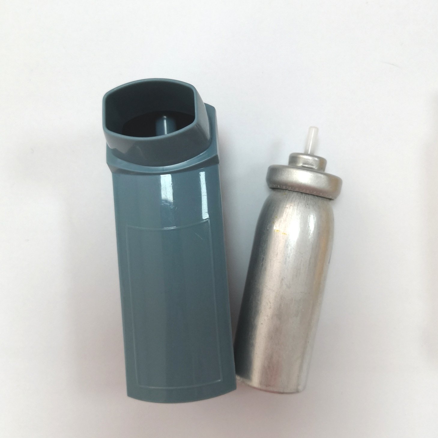 Factory Wholesale 20mm asthma spray inverted metered valve+22*58 matt surface aluminum can+plastic shell with actuator