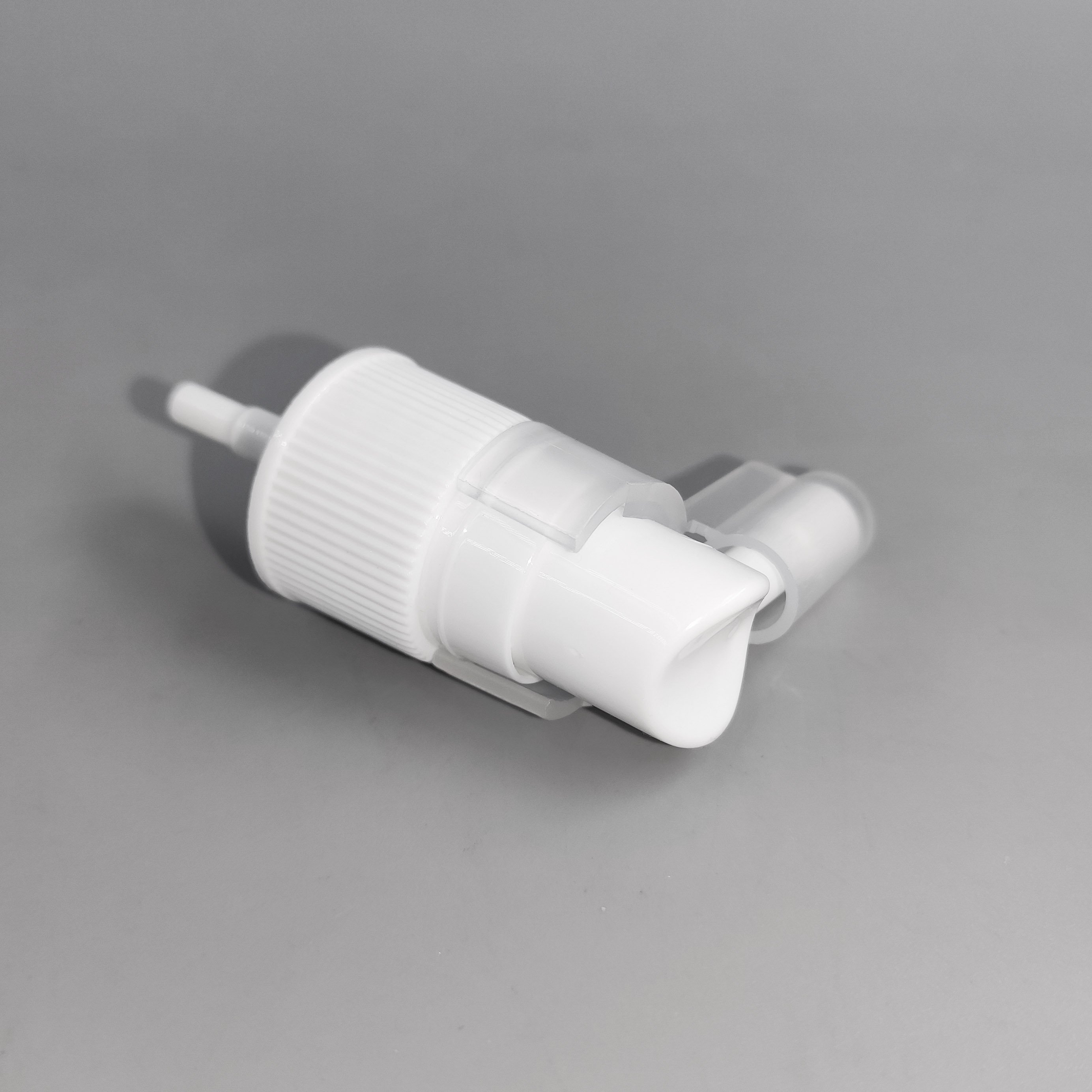 Custom 20/410 20mm White Plastic spray Nozzles China Safe Short Mouth Nasal spray Pump With Cap Mist spray Suppliers