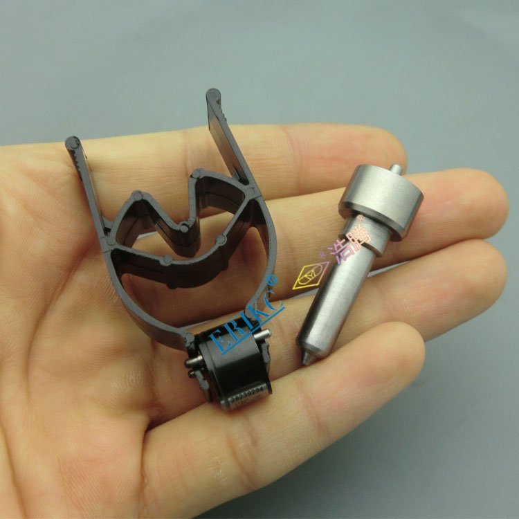 Injector repair kit 7135-647 include check valve 9308-621C 28239294 and spray nozzle L120PBD for injector pump EJBR04001D