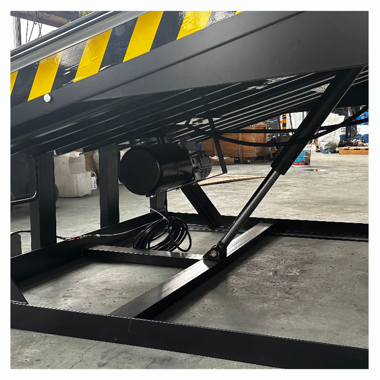 High Strength Painted Steel Dock Leveler Factory Fixed Hydraulic Loading Dock Equipment for Material Handling