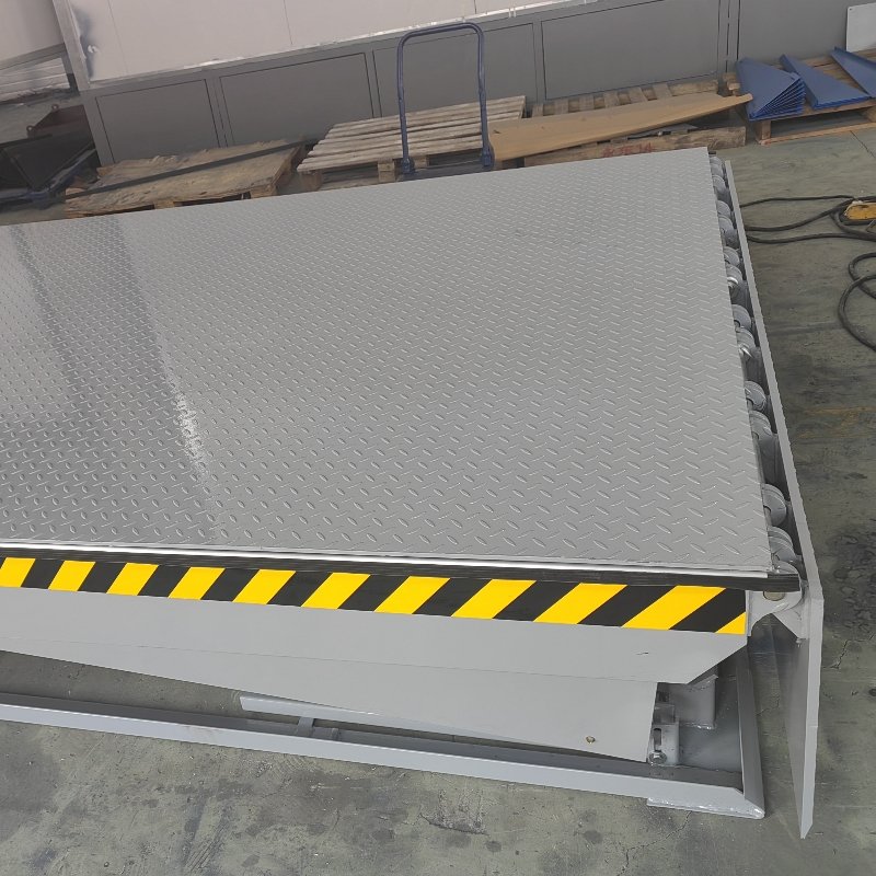 Wholesale 6-20Ton Hydraulic Dock Leveler For Loading Unloading Cargo Container Warehouse Use