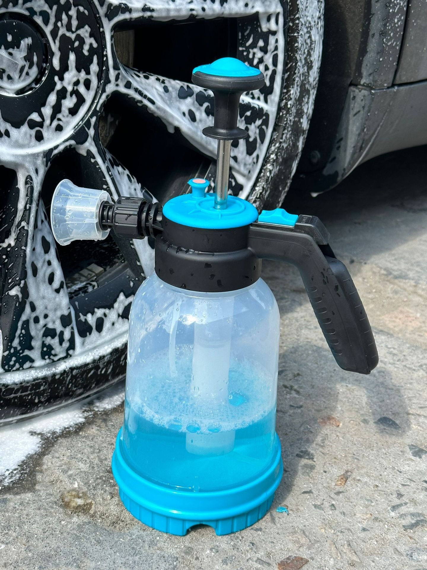 2L Cleaning Glass Special Spray Bottle Fan-shaped Acid And Alkali Foam Spray Bottle Gas Pressure Car Wash Foam Spray Bottle