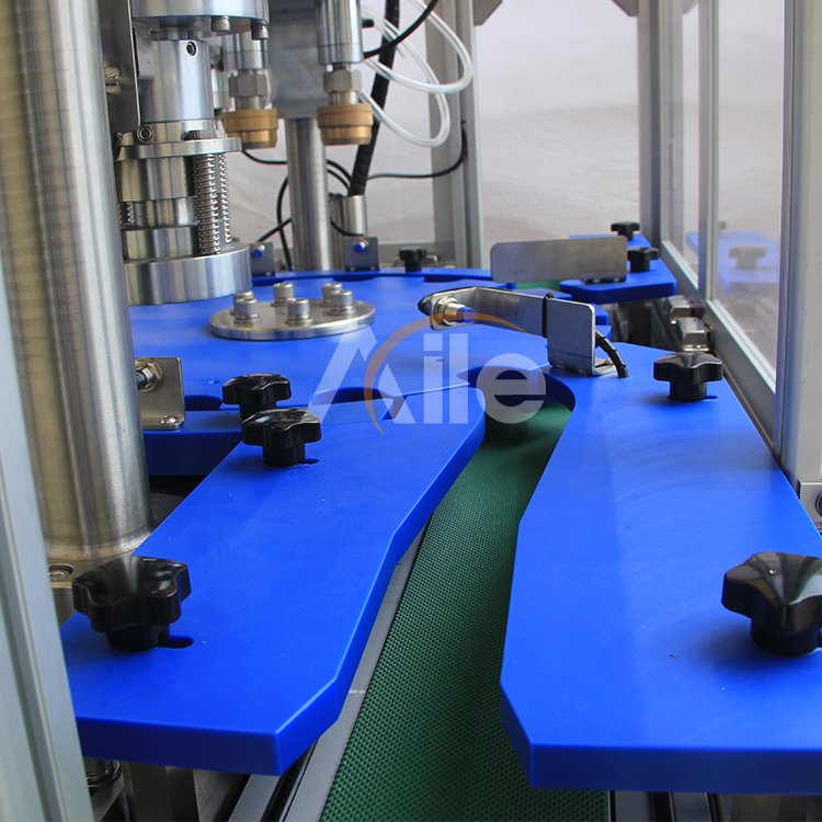 Full automatic bag on valve aerosol spray cans three heads inflating sealing and liquid filling machine with vacuum function