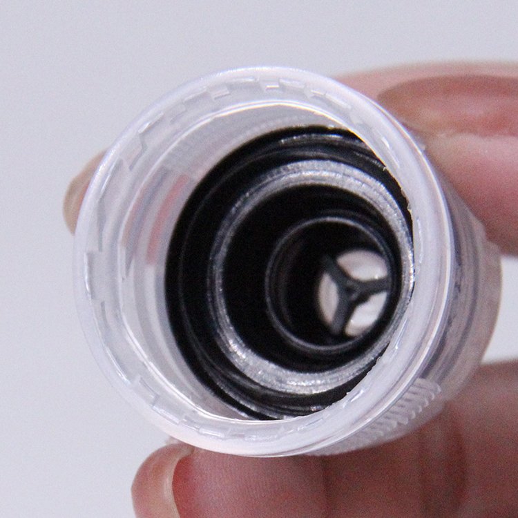 Stocked Blue Red Black Sports Water Cap Plastic Squeeze Spray Bottle Covers With Silicone Dispenser