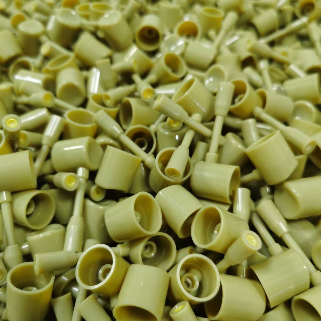 Customized color of spray actuators with plastic cap use for hair spray production