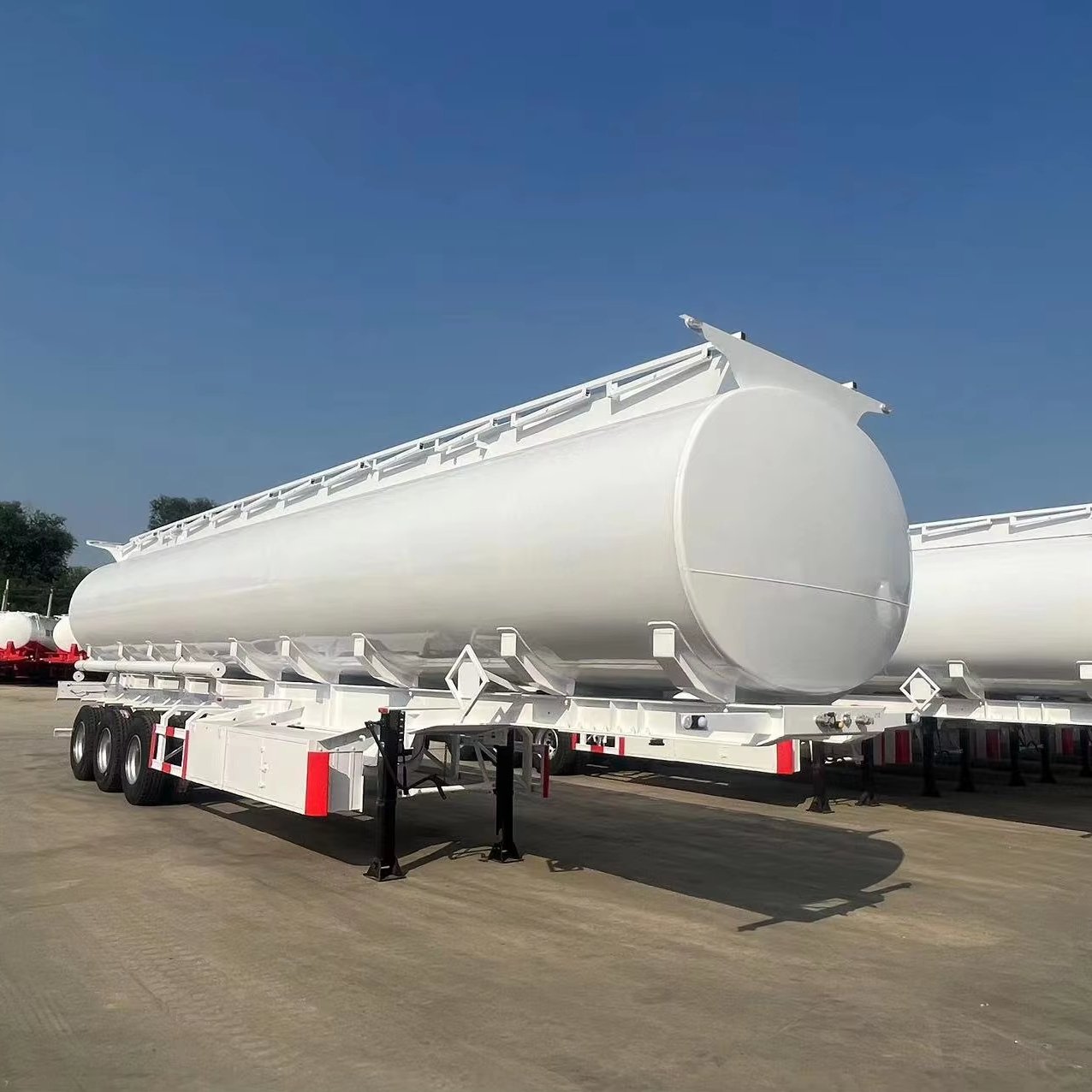 China manufacturer 3 4 Axles 40000 42000 50000 liters aluminum emergency valve liquid oil fuel tank semi trailer for sale price