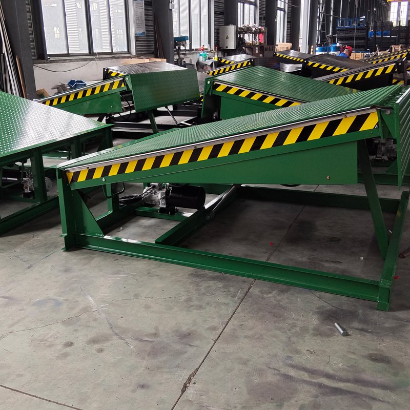 Automatic 6-10Ton Loading Unloading Platform Electric Hydraulic Dock Leveler For Truck Warehouse