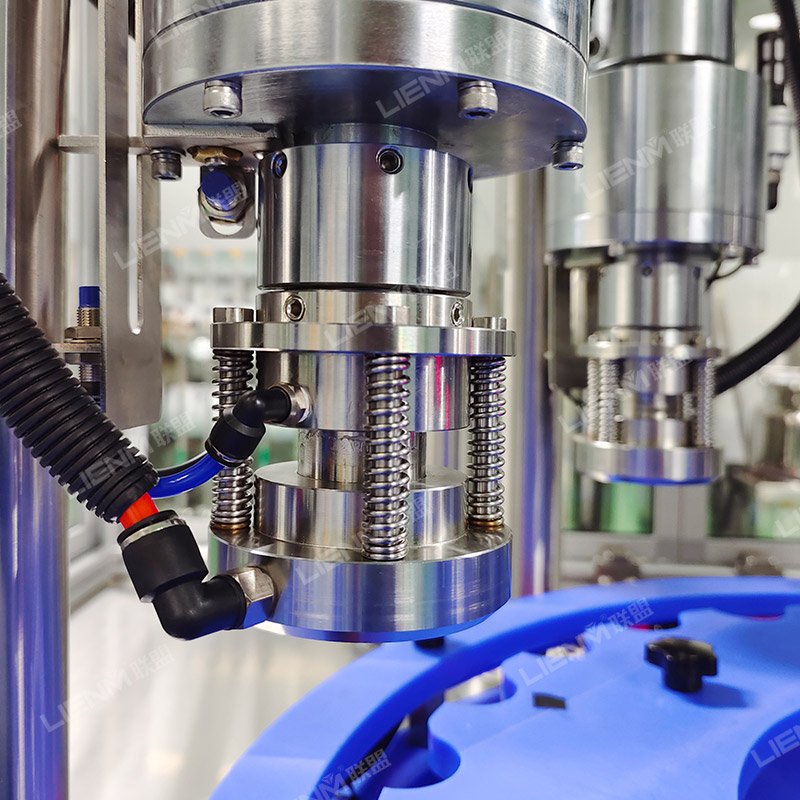 High Efficiency Bag On Valve Aerosol Filling Machine 3 Heads Deodorant Aerosol Filling Machine Spray Paint