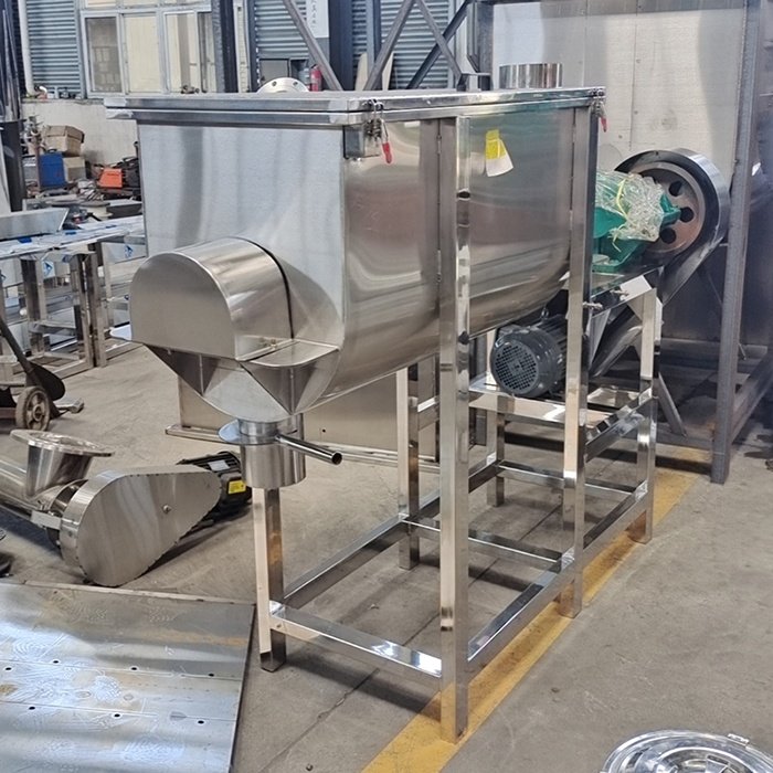 Food mixer mesin pengaduk bumbu double paddle spice powder mixer 100l 300l 500l helical ribbon spice mixer with liquid spray