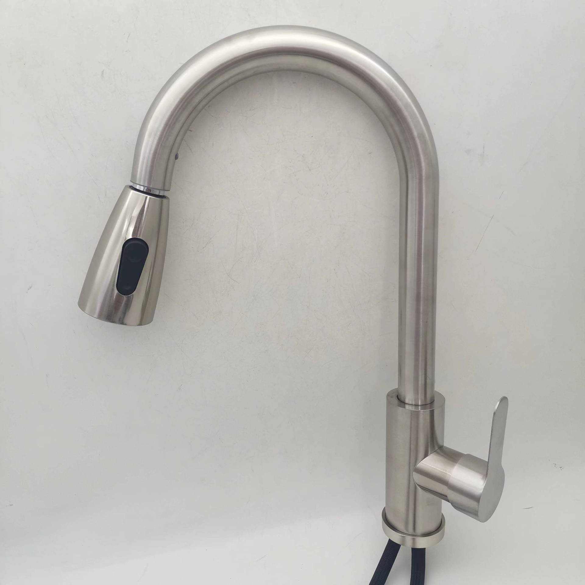 Modern kitchen countertop washbasin bathroom shower faucets mixers taps toilet deck mounted single hole side handle water faucet