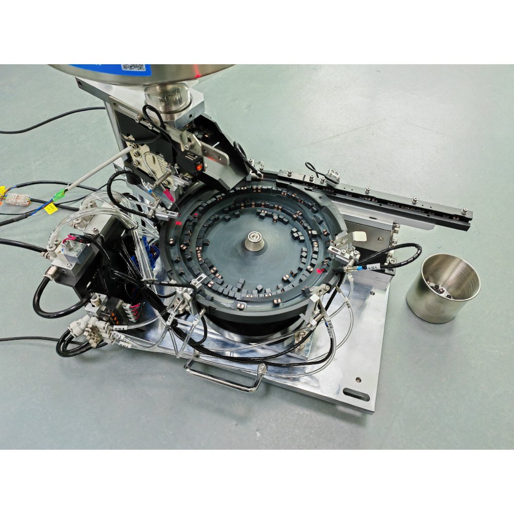 Industrial Vibrating Plate Vibrating Bowl Automation Equipment Vibratory Tray Feeder