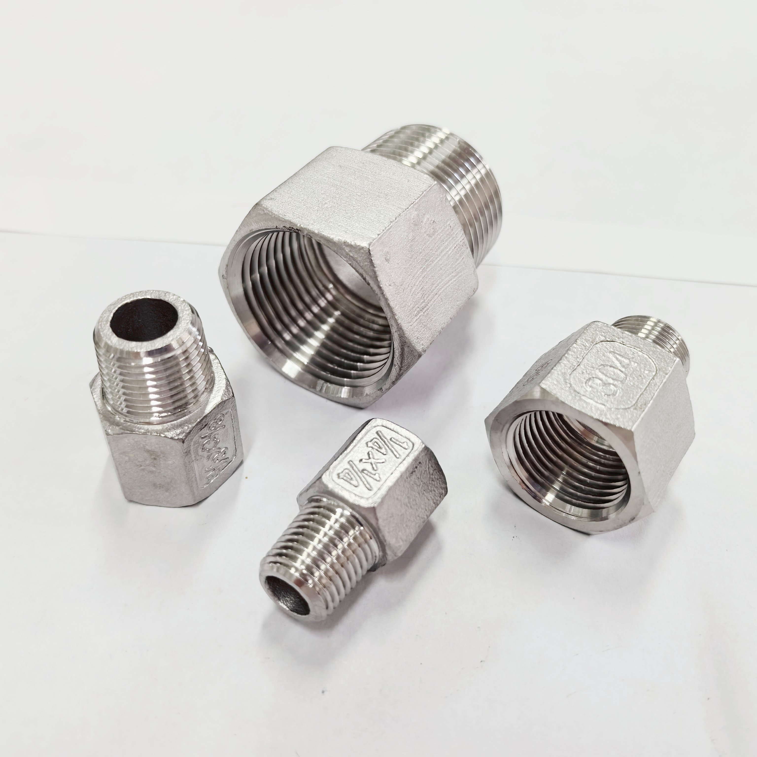 WAKAMATSU OEM Stainless Steel 304/316 Hex Nipple Reducer BSPT NPT Thread Male/Female Water Reducing Adapter Pipe Fittings