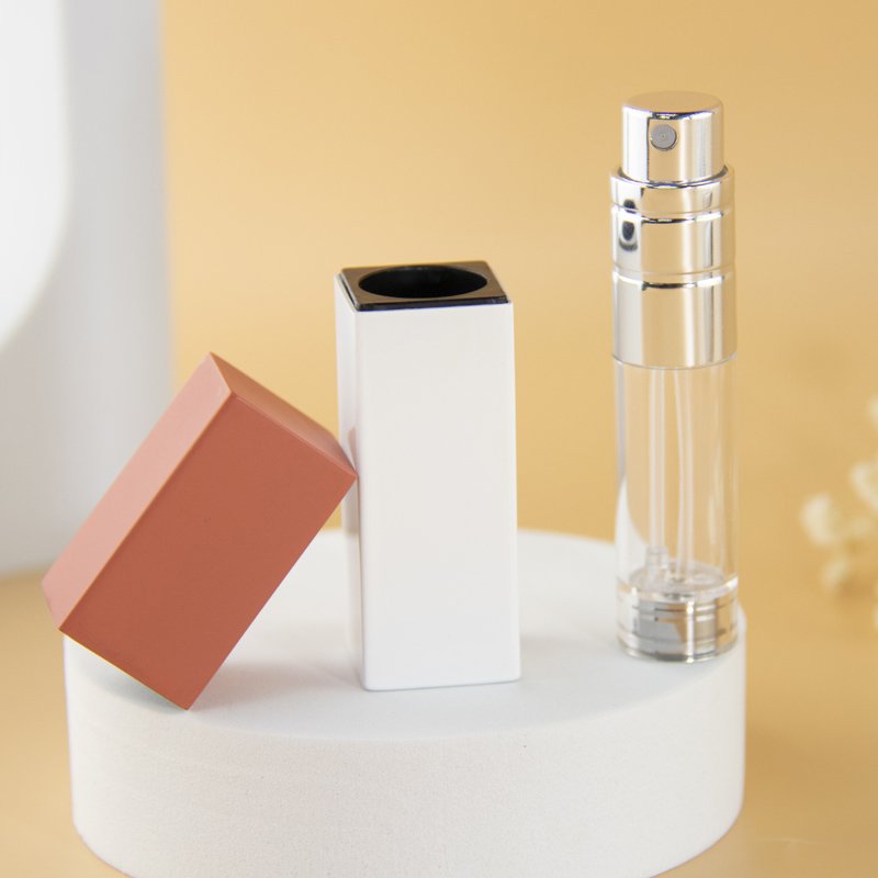 Mini Portable Travel Leather Cosmetic spray bottle New Magnetic Case Perfume Atomizer Customised Perfume Bottles